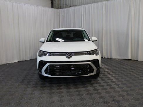 New 2025 Volkswagen Taos SEL image 30