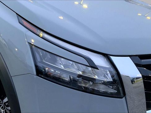 Used 2025 Nissan Pathfinder Platinum w/ Cargo Package FWD image 26