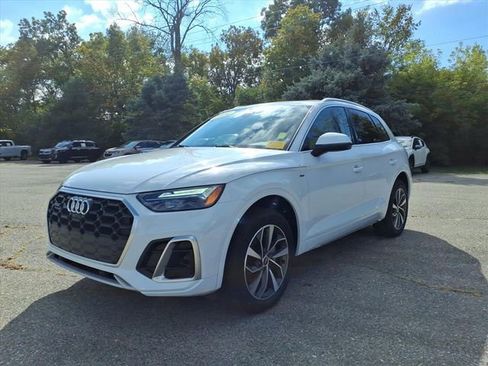 Used 2024 Audi Q5 2.0T Premium Plus image 3