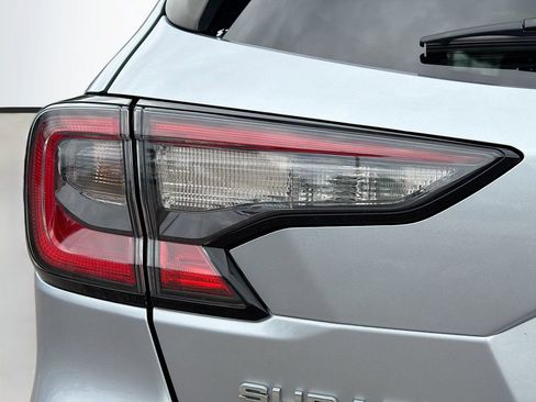 Used 2022 Subaru Outback Premium image 10