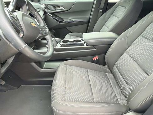 Used 2025 Chevrolet Equinox LT w/ Safety and Technology Package FWD image 17