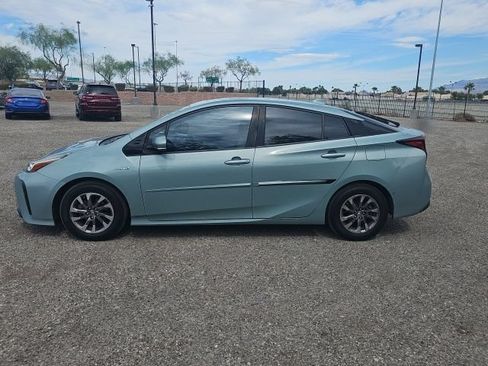 Used 2019 Toyota Prius Limited w/ Premium Convenience Package FWD image 7