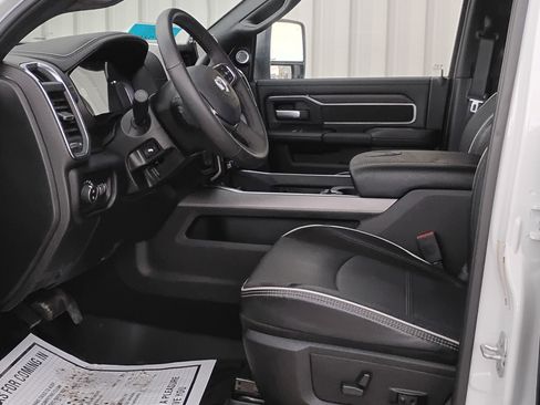 Used 2026 RAM 2500 Laramie AWD/4WD image 6