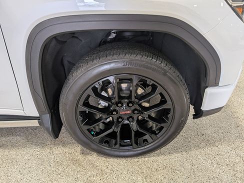 Used 2024 GMC Sierra 1500 Denali w/ Denali Reserve Package AWD/4WD image 15