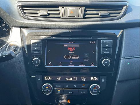 Used 2020 Nissan Rogue SV FWD image 16