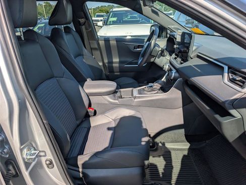 Used 2023 Toyota RAV4 XSE AWD/4WD image 11