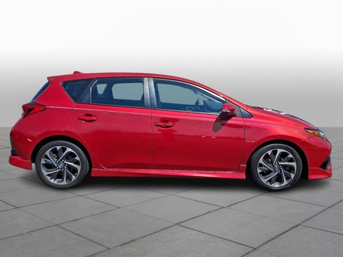 Used 2018 Toyota Corolla iM w/ All-Weather Mat Package FWD image 8
