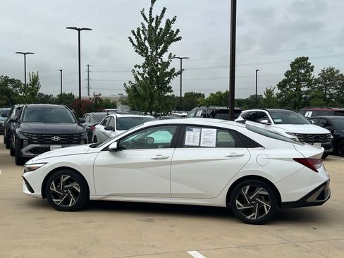 Used 2025 Hyundai Elantra SEL FWD image 6