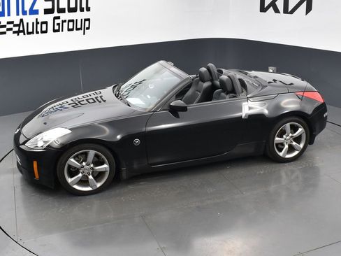 Used 2007 Nissan 350Z Touring RWD image 10