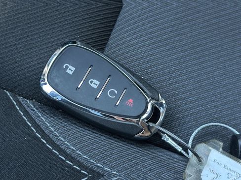 Used 2025 Chevrolet Blazer LT FWD image 21