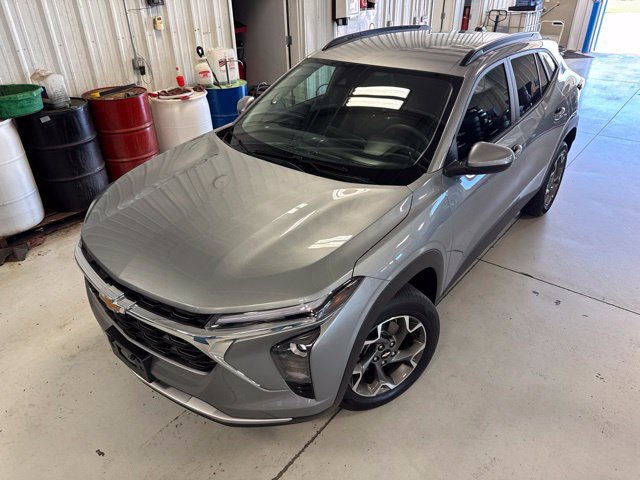 Used 2025 Chevrolet Trax LT FWD image 30