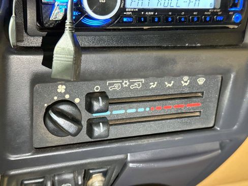 Used 1997 Jeep Wrangler SE AWD/4WD image 11