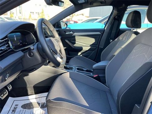 Used 2025 Volkswagen Jetta Sport image 19