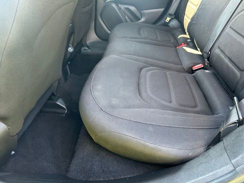 Used 2019 Jeep Renegade Latitude w/ Cold Weather Group image 31