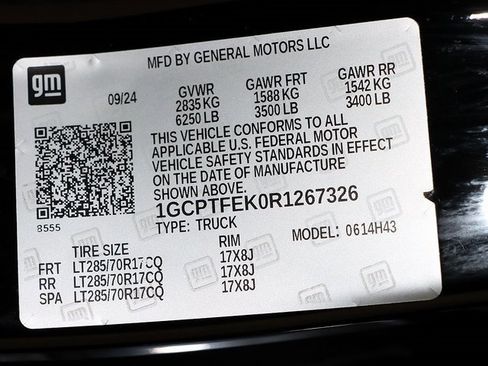 Used 2024 Chevrolet Colorado ZR2 w/ ZR2 Convenience Package III image 40