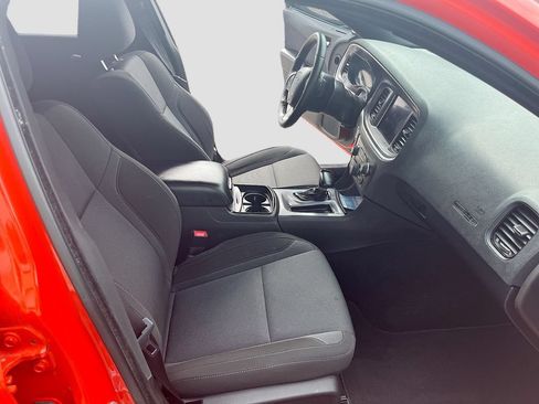 Used 2022 Dodge Charger SXT w/ Blacktop Package AWD/4WD image 26