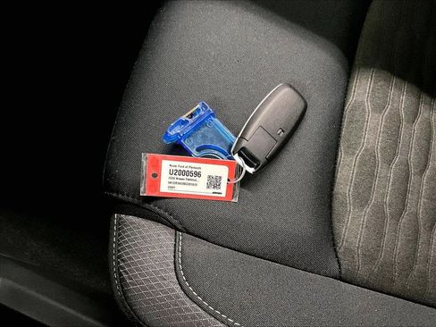 Used 2025 Nissan Pathfinder S image 31