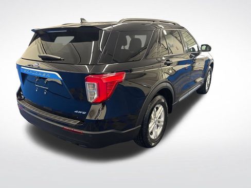 Used 2023 Ford Explorer XLT AWD/4WD image 5