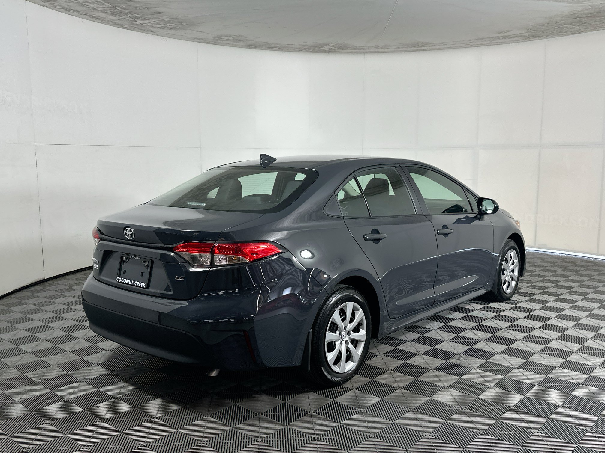 Used 2026 Toyota Corolla LE FWD image 3