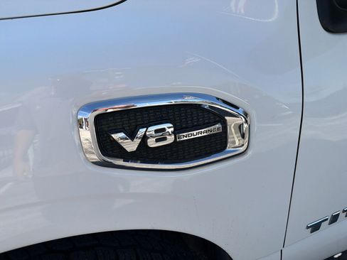 Used 2017 Nissan Titan SV RWD image 32