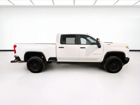 Used 2025 Chevrolet Silverado 2500 ZR2 w/ Technology Package AWD/4WD image 24