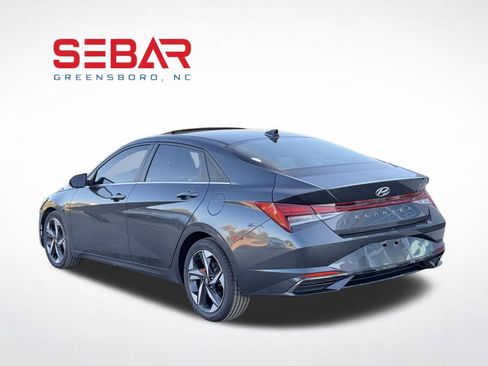Used 2022 Hyundai Elantra SEL w/ Convenience + Premium Package FWD image 8