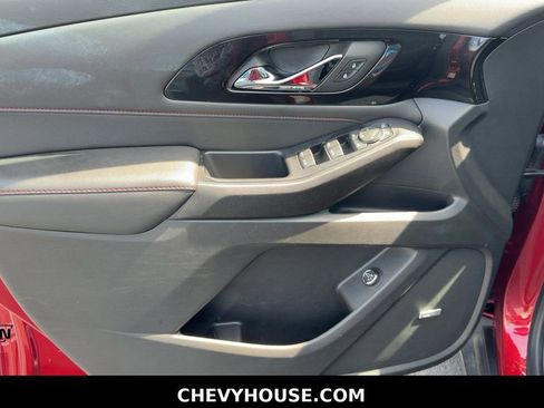 Used 2023 Chevrolet Traverse RS AWD/4WD image 10