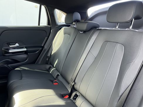 Certified 2025 Mercedes-Benz GLA 250 250 image 33