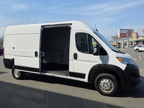 Used 2023 RAM ProMaster 2500 FWD image 12
