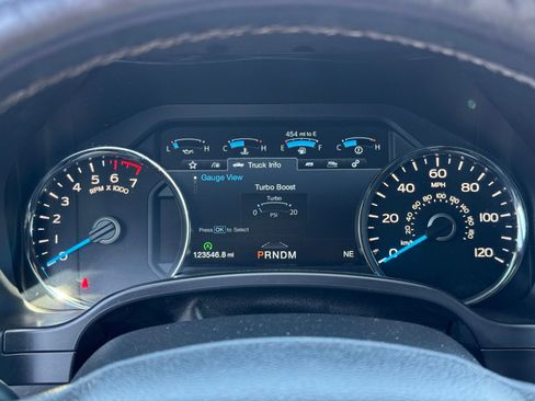 Used 2017 Ford F150 Platinum w/ Equipment Group 701A Luxury AWD/4WD image 23