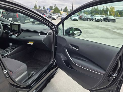 Certified 2025 Toyota Corolla SE image 10