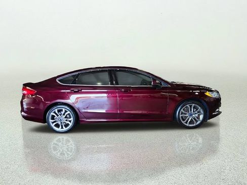Used 2017 Ford Fusion SE w/ Equipment Group 201A FWD image 2