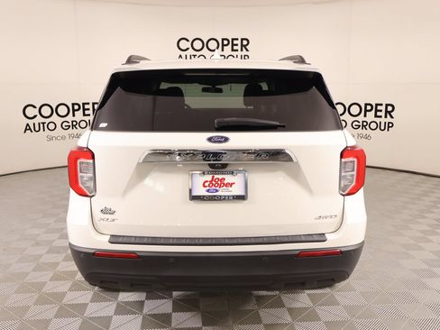Used 2023 Ford Explorer XLT AWD/4WD image 22