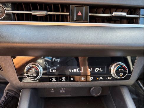 Used 2022 Mitsubishi Outlander ES image 26