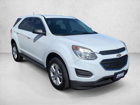 Used 2017 Chevrolet Equinox LS image 3