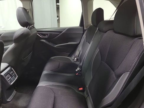 Used 2019 Subaru Forester Premium image 21