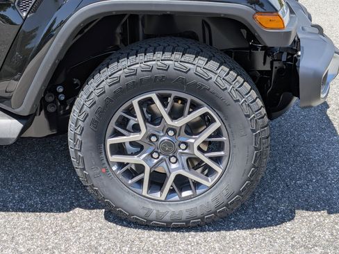 New 2026 Jeep Wrangler Unlimited Sahara AWD/4WD image 10