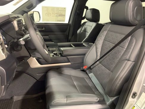New 2025 Toyota Tundra SR5 w/ TRD Off-Road Premium Package AWD/4WD image 28