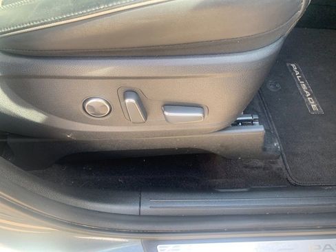 Used 2023 Hyundai Palisade Calligraphy image 17