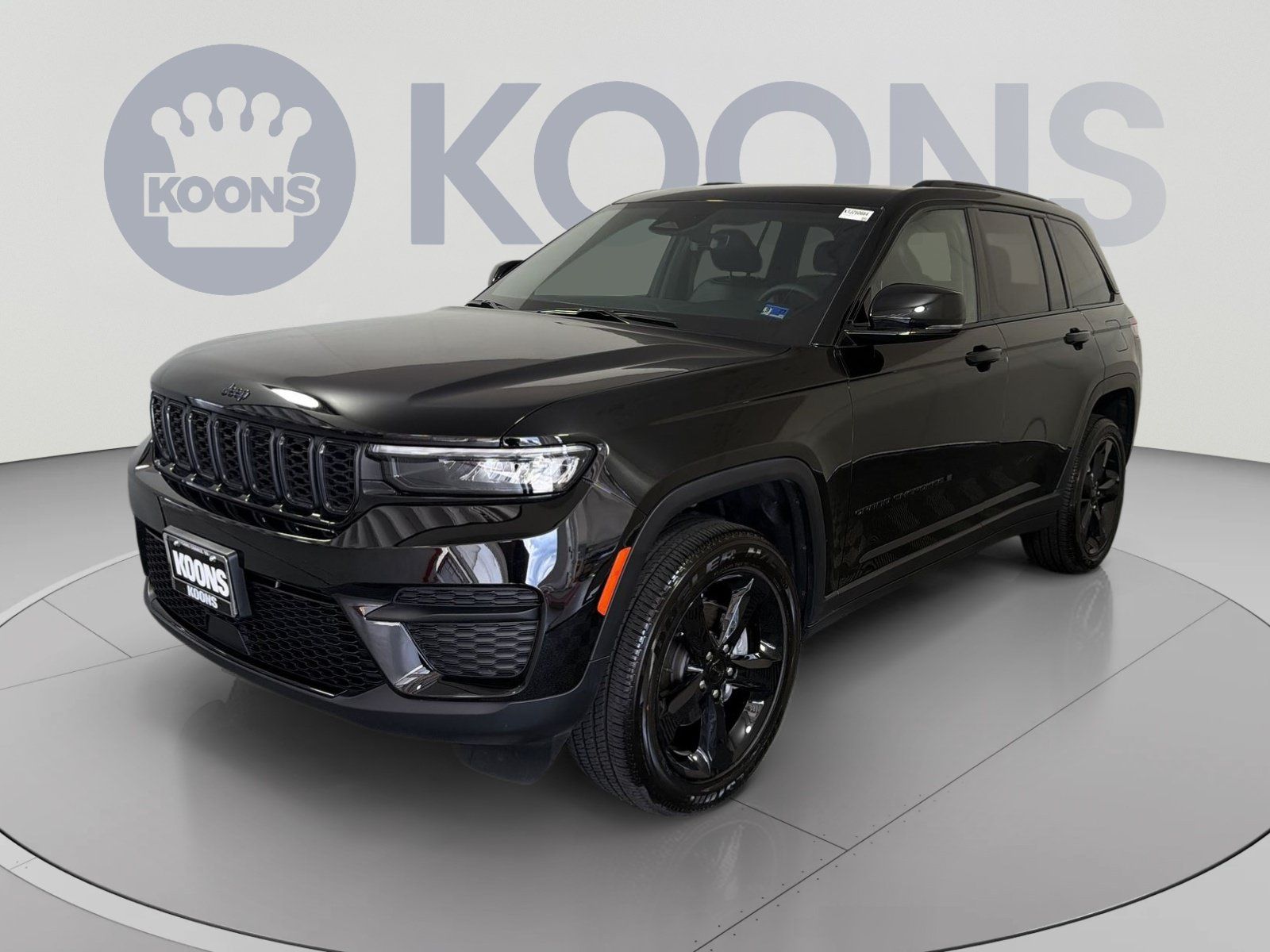 Used 2025 Jeep Grand Cherokee 4WD image 1