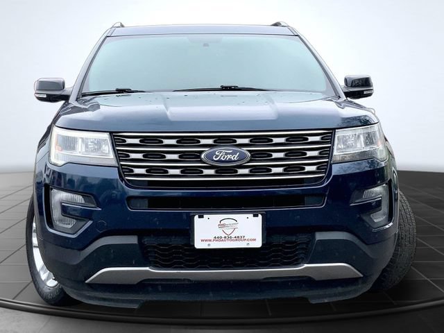 Used 2017 Ford Explorer XLT w/ XLT Technology Feature Bundle FWD image 3