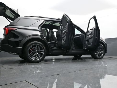 New 2025 Ford Explorer ST image 37