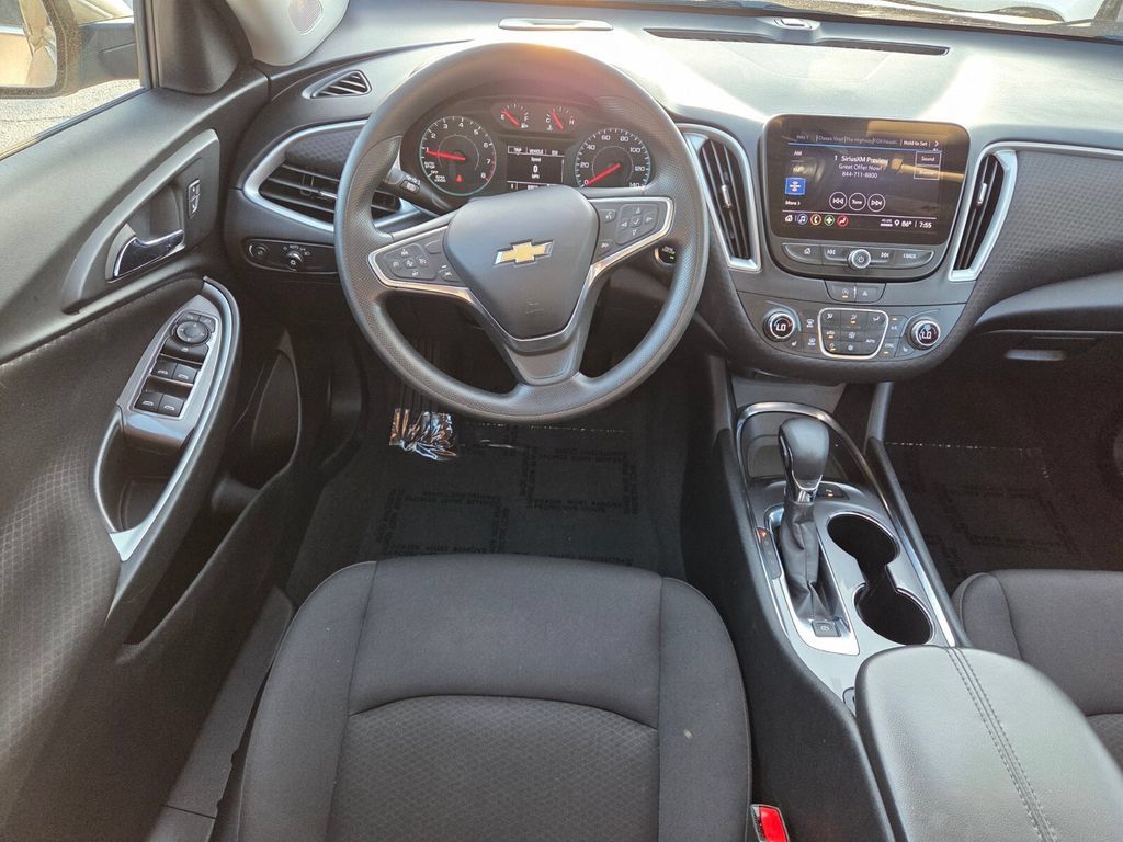 Used 2023 Chevrolet Malibu LT w/ Driver Confidence Package FWD image 10