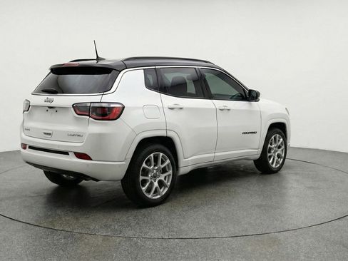 Used 2025 Jeep Compass Limited AWD/4WD image 9