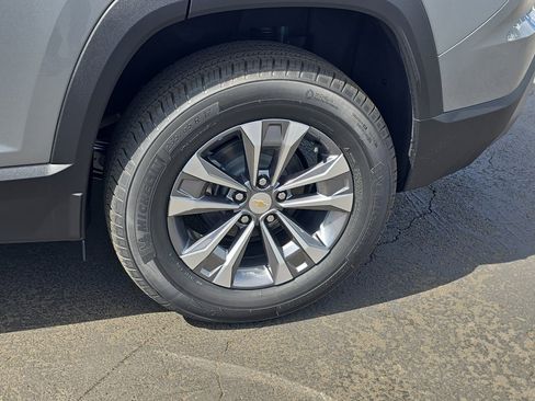 New 2026 Chevrolet Equinox LT w/ Safety and Technology Package AWD/4WD image 11