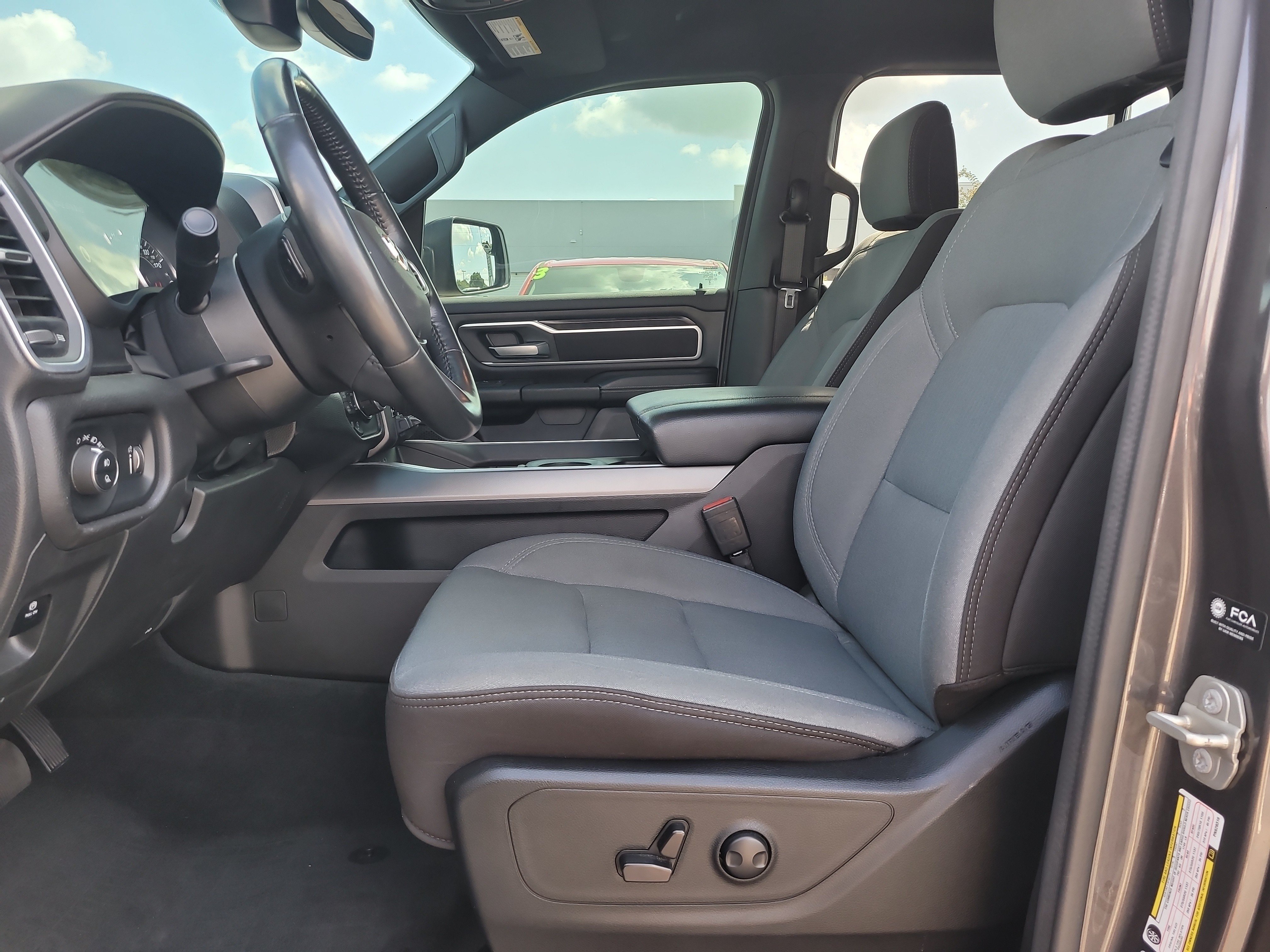 Used 2023 RAM 1500 Big Horn AWD/4WD image 18