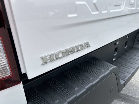 Used 2025 Honda Ridgeline Black Edition image 11