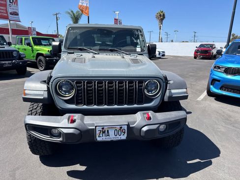 Used 2024 Jeep Wrangler Unlimited Rubicon AWD/4WD image 5