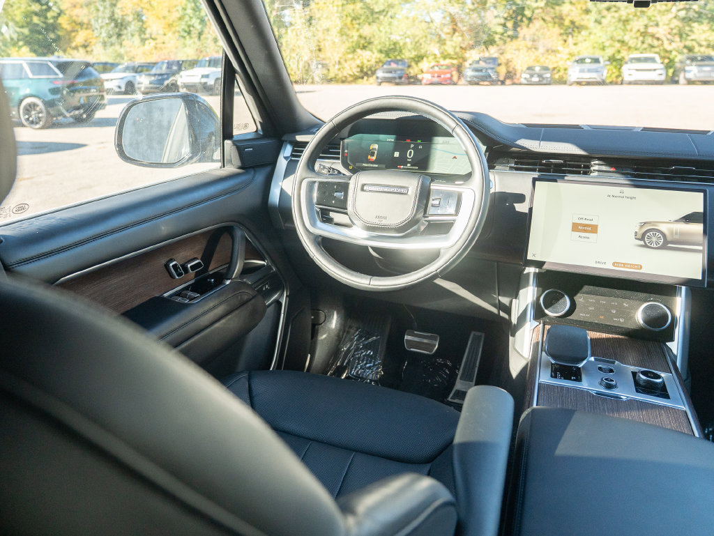 Used 2023 Land Rover Range Rover SE AWD/4WD image 19