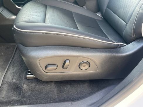 Certified 2026 Buick Enclave Sport Touring FWD image 9